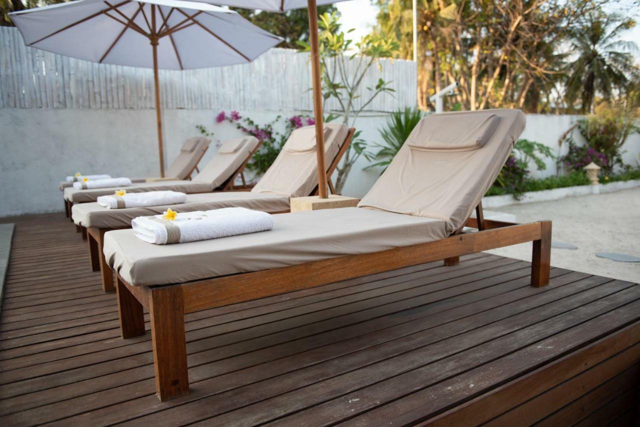 Villa Luna Sunset Beach Gili Trawangan Exterior photo